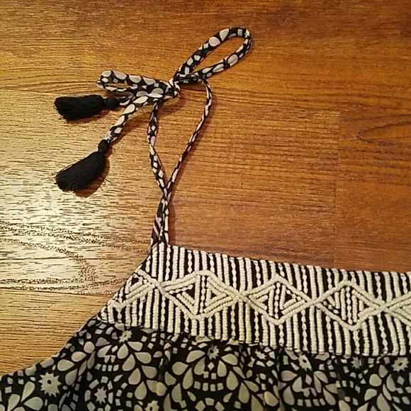 Boho print spaghetti strap top with tassels - Picture 2 of 4